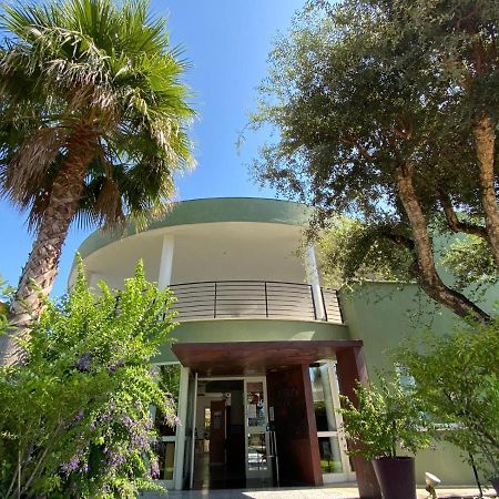 Hotel Zeffiro Sabaudia Bagian luar foto