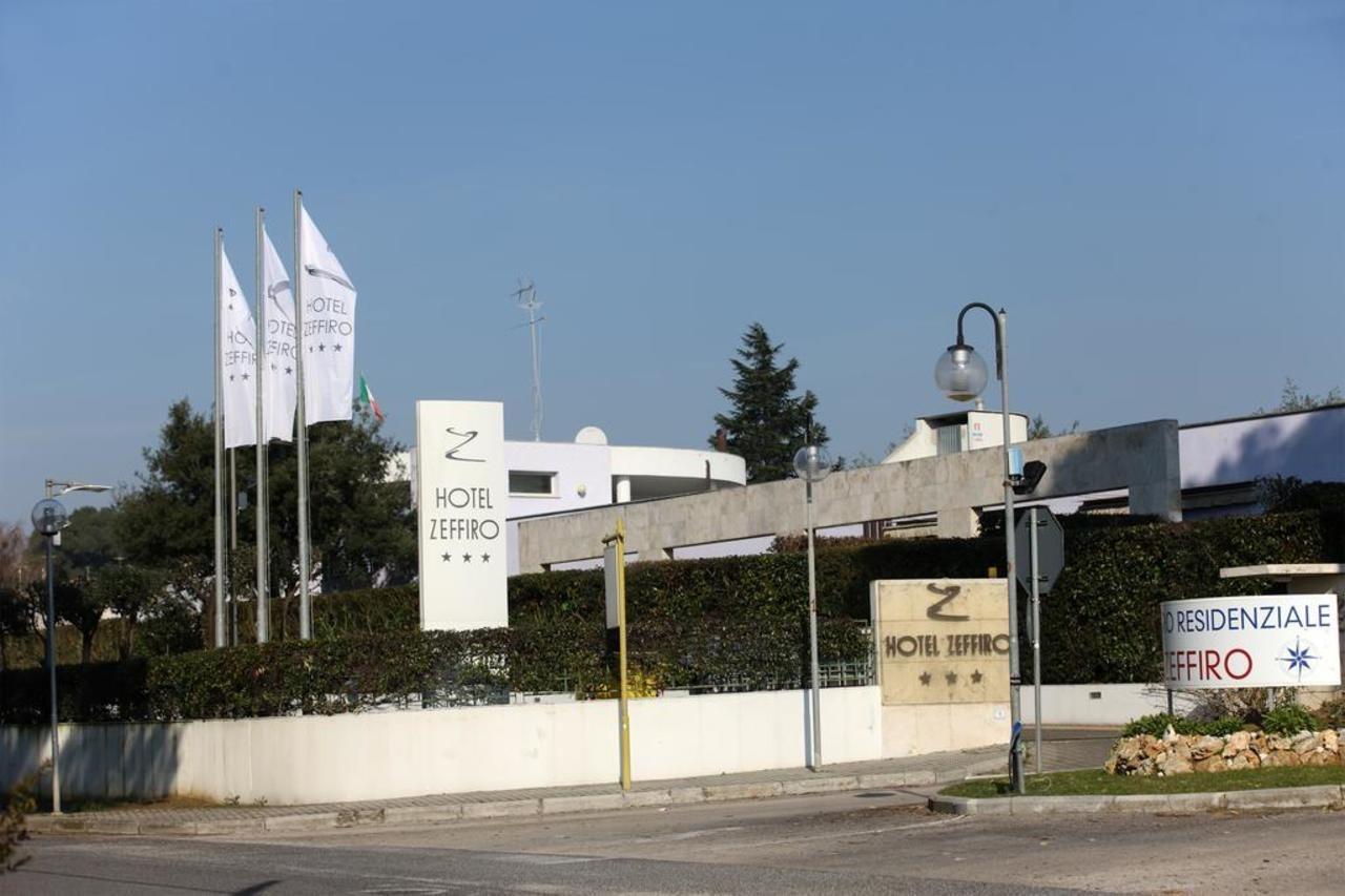 Hotel Zeffiro Sabaudia Bagian luar foto
