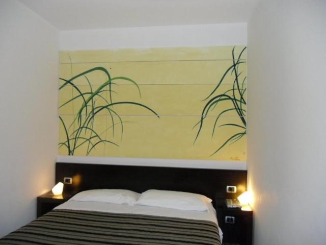 Hotel Zeffiro Sabaudia Ruang foto